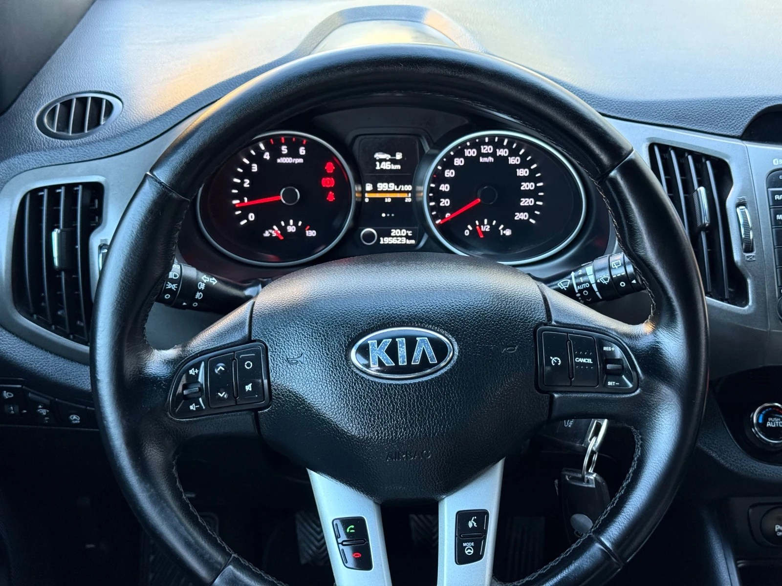 Kia Sportage 1.7crdi-116к.с Новия Фейс Камера Кожа Алкантара, снимка 12 - Автомобили и джипове - 54979158