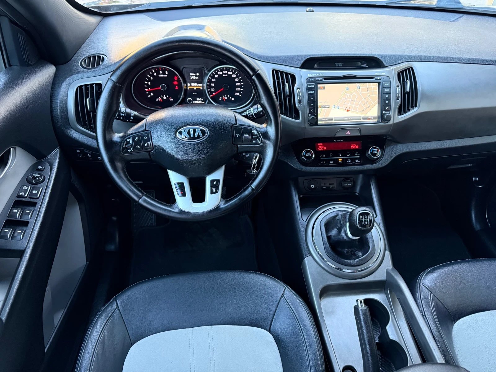 Kia Sportage 1.7crdi-116к.с Новия Фейс Камера Кожа Алкантара, снимка 10 - Автомобили и джипове - 54979158