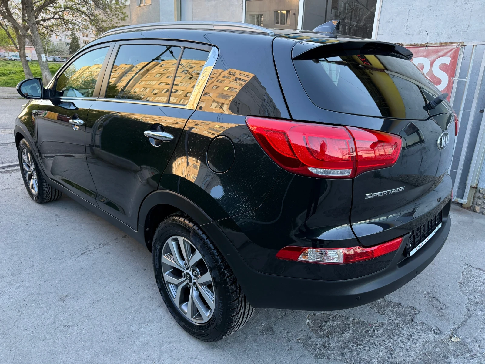 Kia Sportage 1.7crdi-116к.с Новия Фейс Камера Кожа Алкантара, снимка 2 - Автомобили и джипове - 54979158