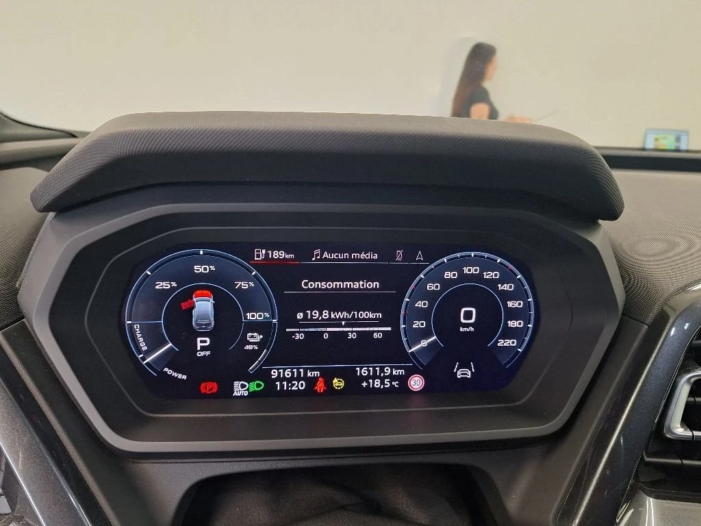 Audi Q4 E-TRON 40 , снимка 6 - Автомобили и джипове - 56047724