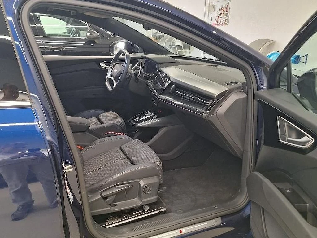 Audi Q4 E-TRON 40 , снимка 5 - Автомобили и джипове - 56047724