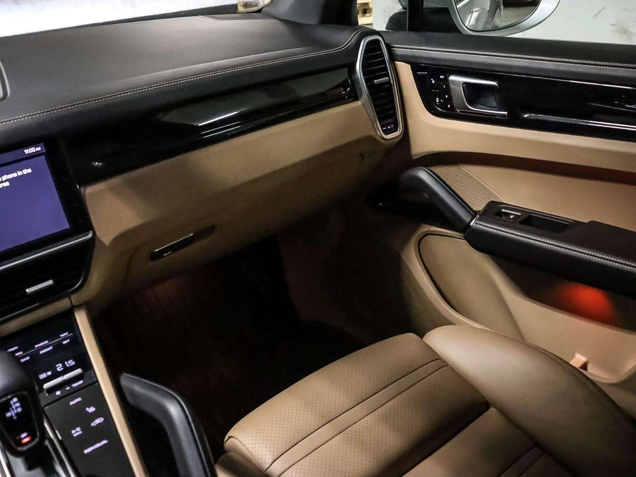 Porsche Cayenne * AWD * АВТОКРЕДИТ * ГЛАВНО ПРЕДСТАВИТЕЛСТВО, снимка 15 - Автомобили и джипове - 56083089
