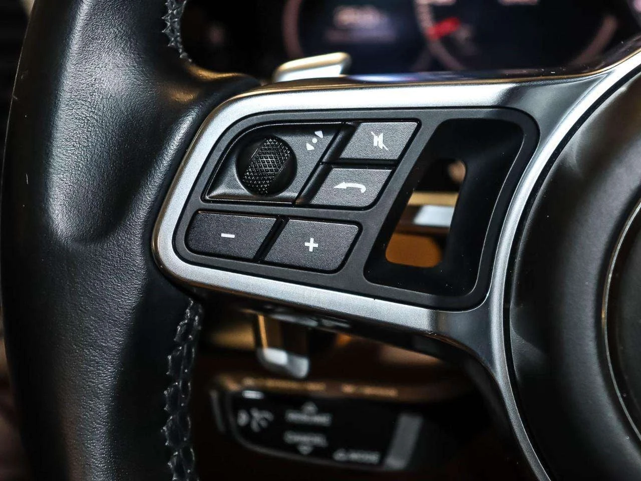 Porsche Cayenne * AWD * АВТОКРЕДИТ * ГЛАВНО ПРЕДСТАВИТЕЛСТВО, снимка 11 - Автомобили и джипове - 56083089