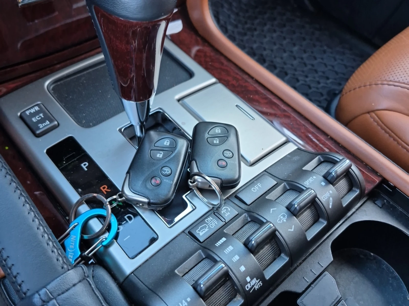 Lexus LX 570 5.7L  4WD 4DR / CARFAX /  | Mobile.bg � ����������� 8