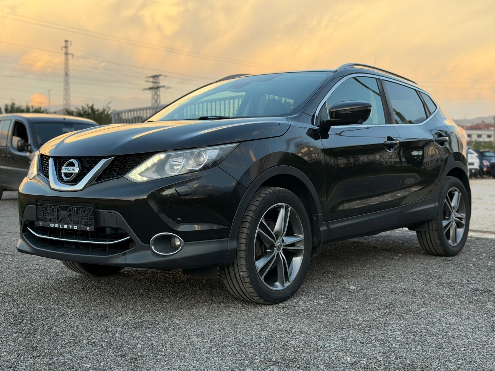 Nissan Qashqai 1.5dci/tekna/panorama/лизинг, снимка 2 - Автомобили и джипове - 56184278