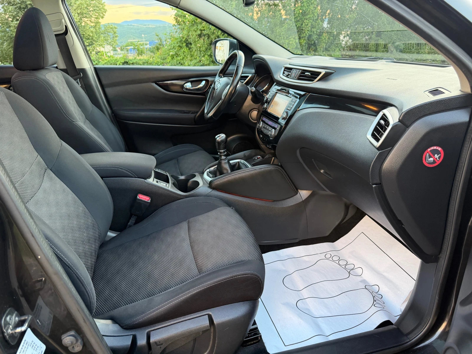 Nissan Qashqai 1.5dci/tekna/panorama/лизинг, снимка 14 - Автомобили и джипове - 56184278