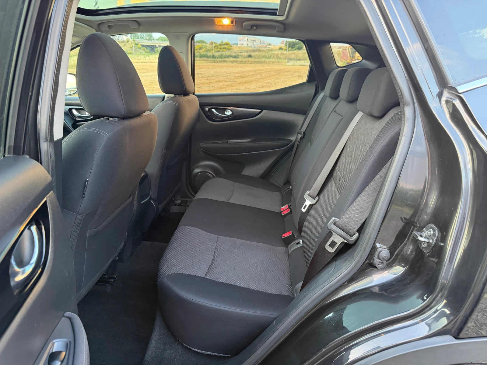 Nissan Qashqai 1.5dci/tekna/panorama/лизинг, снимка 12 - Автомобили и джипове - 56184278