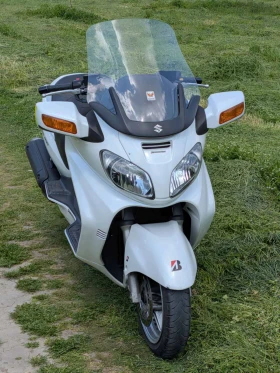 Suzuki Burgman Скутер