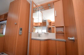 Каравана Wilk S3 450FS Birthday Edition+ Климатик/Форселт, снимка 16