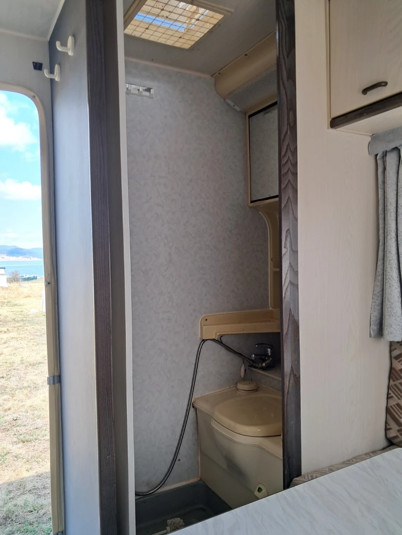 Каравана Hobby 420, снимка 4 - Каравани и кемпери - 52140647