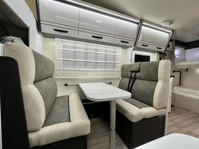 Кемпер McLouis Glamys 7 МЕСТА Ducato , снимка 8 - Каравани и кемпери - 51798428