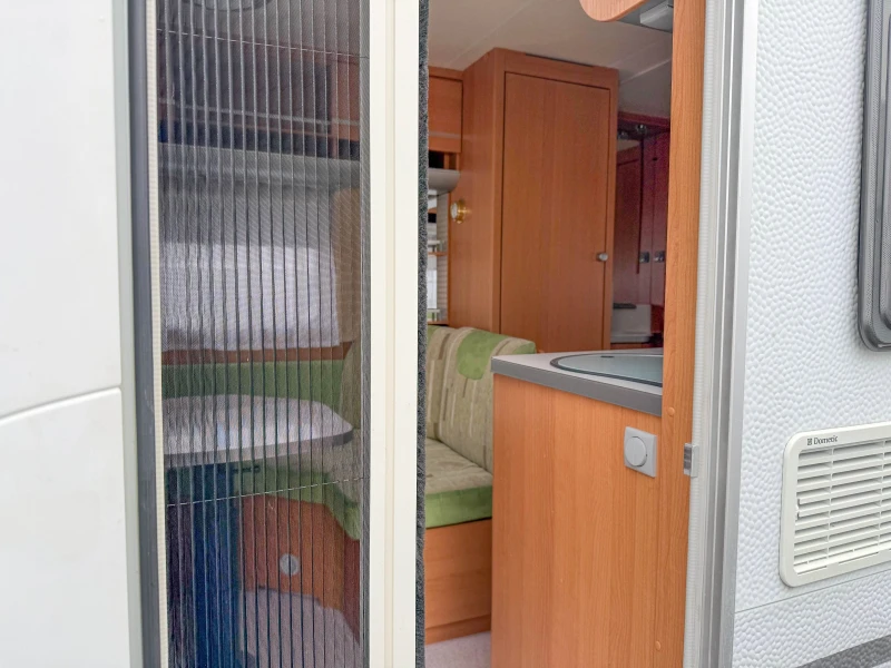 Каравана Wilk S3 450FS Birthday Edition+ Климатик/Форселт, снимка 5 - Каравани и кемпери - 52998965