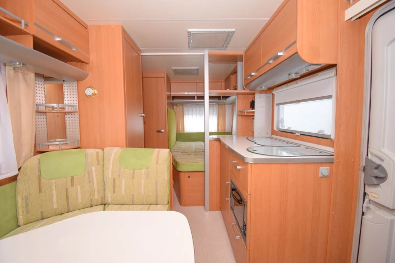 Каравана Wilk S3 450FS Birthday Edition+ Климатик/Форселт, снимка 7 - Каравани и кемпери - 52998965