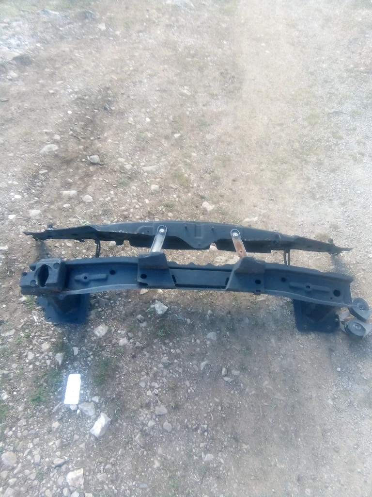 Маска радиатори и греда под предна броня Алфа Ромео 159