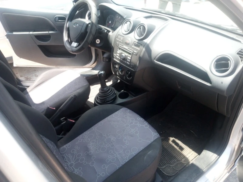 Ford Fiesta 1.4 TDCI, снимка 4 - Автомобили и джипове - 41443937