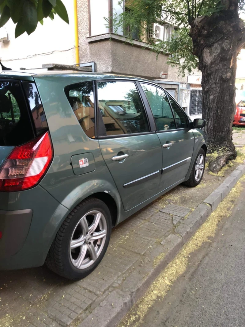 Renault Scenic, снимка 2 - Автомобили и джипове - 47219384