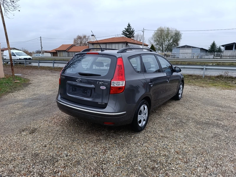 Hyundai I30 1.6CRDi-90кс, снимка 7 - Автомобили и джипове - 47977780