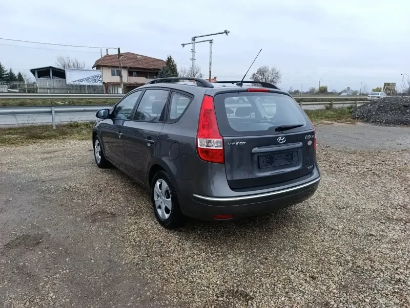 Hyundai I30 1.6CRDi-90кс, снимка 4 - Автомобили и джипове - 47977780