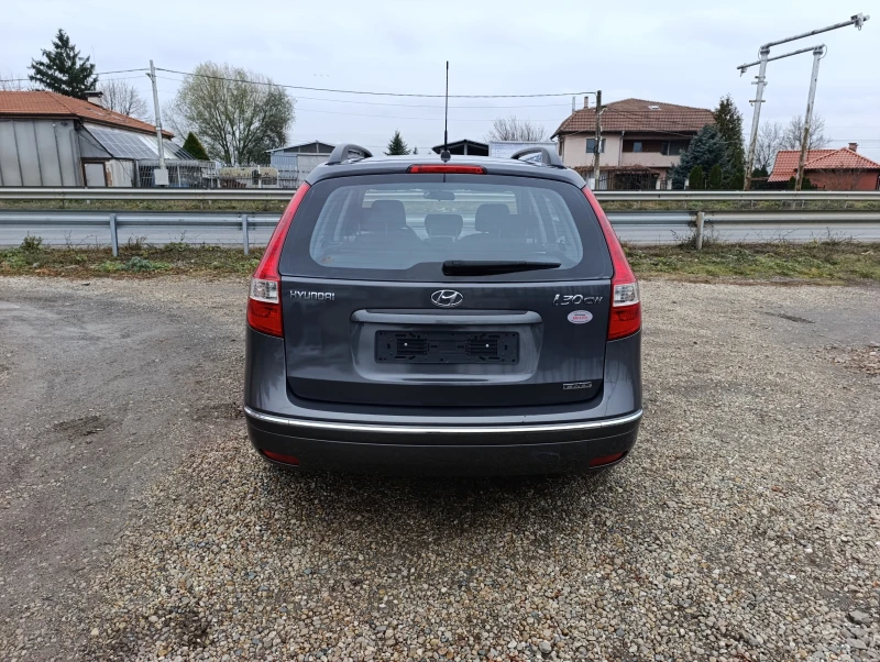 Hyundai I30 1.6CRDi-90кс, снимка 6 - Автомобили и джипове - 47977780