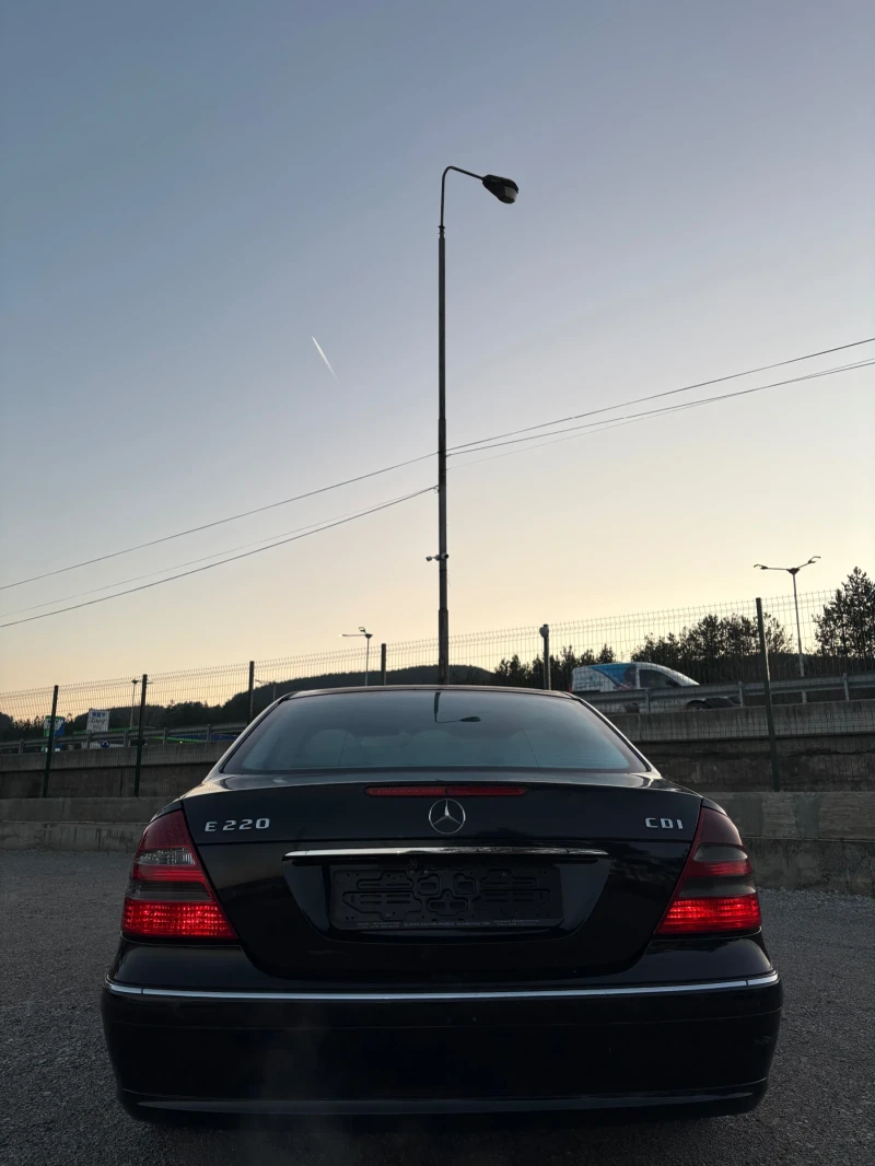 Mercedes-Benz E 220 CDI EURO 4 Нов Внос, снимка 5 - Автомобили и джипове - 48353723