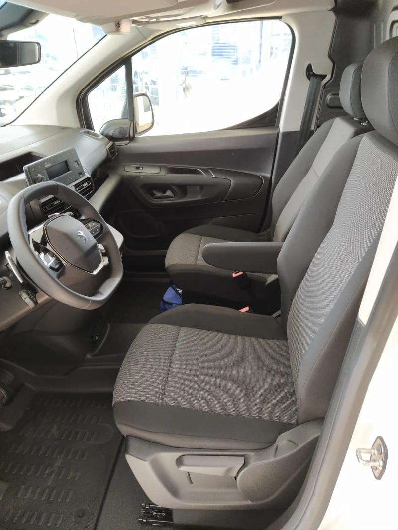 Peugeot Partner 1.5HDI AUTO/EAT8 , снимка 7 - Автомобили и джипове - 49166143