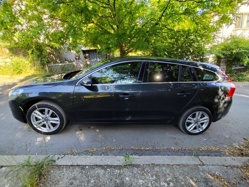 Volvo V60 D4 2.4D(163hp)(5-Цилиндъра)Momentum!Обслужен!!!, снимка 4 - Автомобили и джипове - 50774987