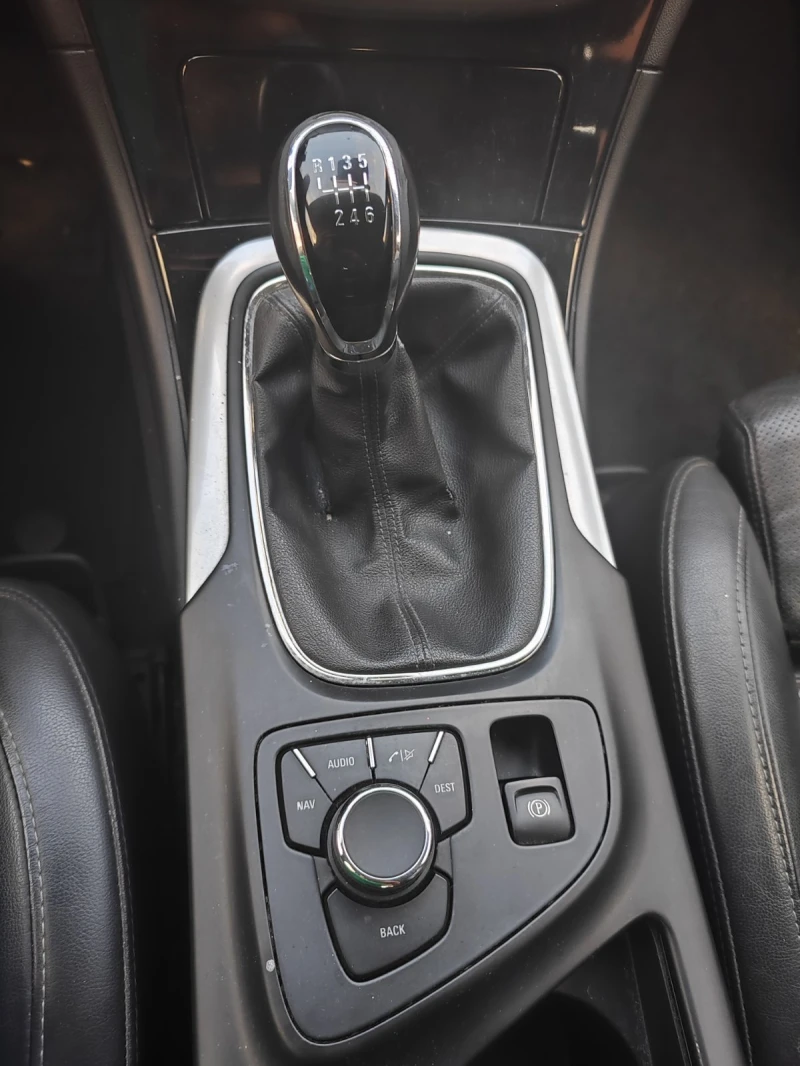 Opel Insignia, снимка 8 - Автомобили и джипове - 51204485