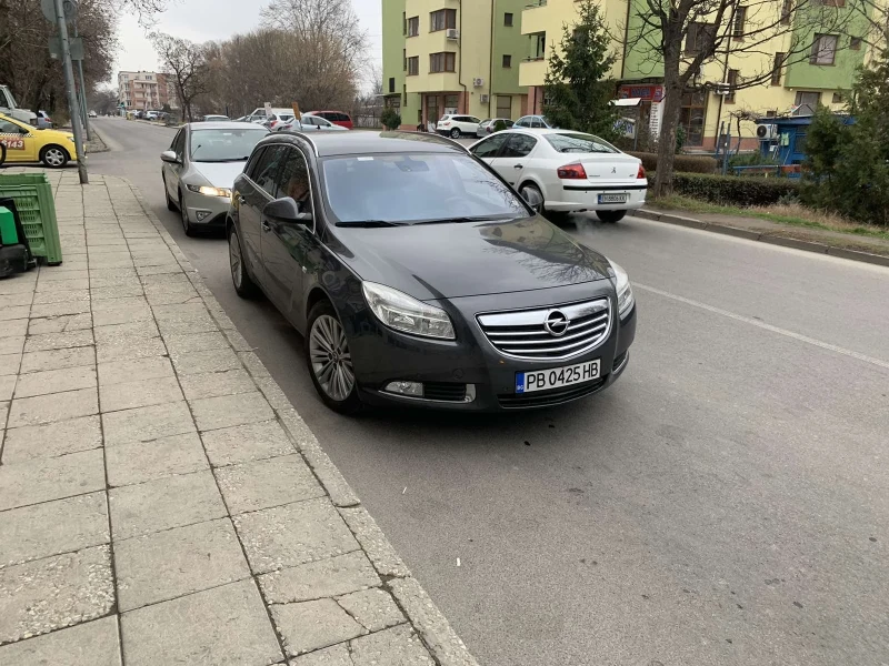 Opel Insignia, снимка 2 - Автомобили и джипове - 51934300