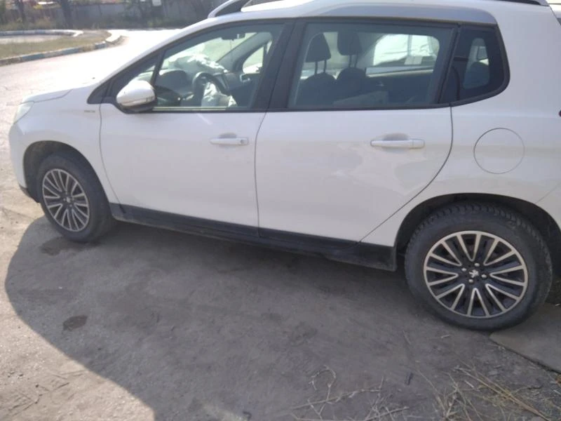 Peugeot 2008 1.2i tip HM01, снимка 4 - Автомобили и джипове - 30139121