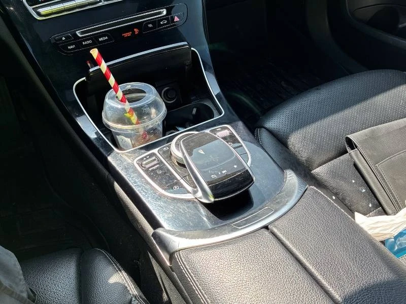 Mercedes-Benz C 300 * 4MATIC * 2 КЛЮЧА * ПОДГРЕВ * КАМЕРА, снимка 13 - Автомобили и джипове - 55800597