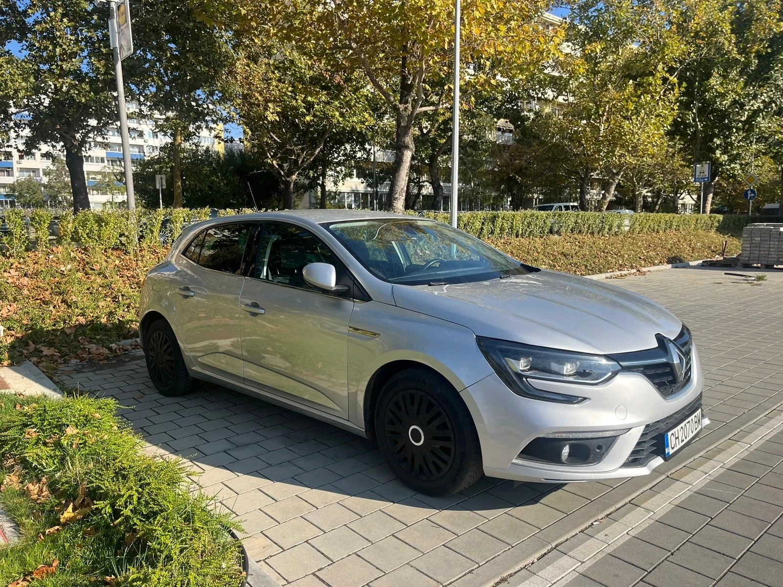 Renault Megane BOSE КОЖА МАСАЖ КАМЕРА НАВИГАЦИЯ FULL LED - изображение 3