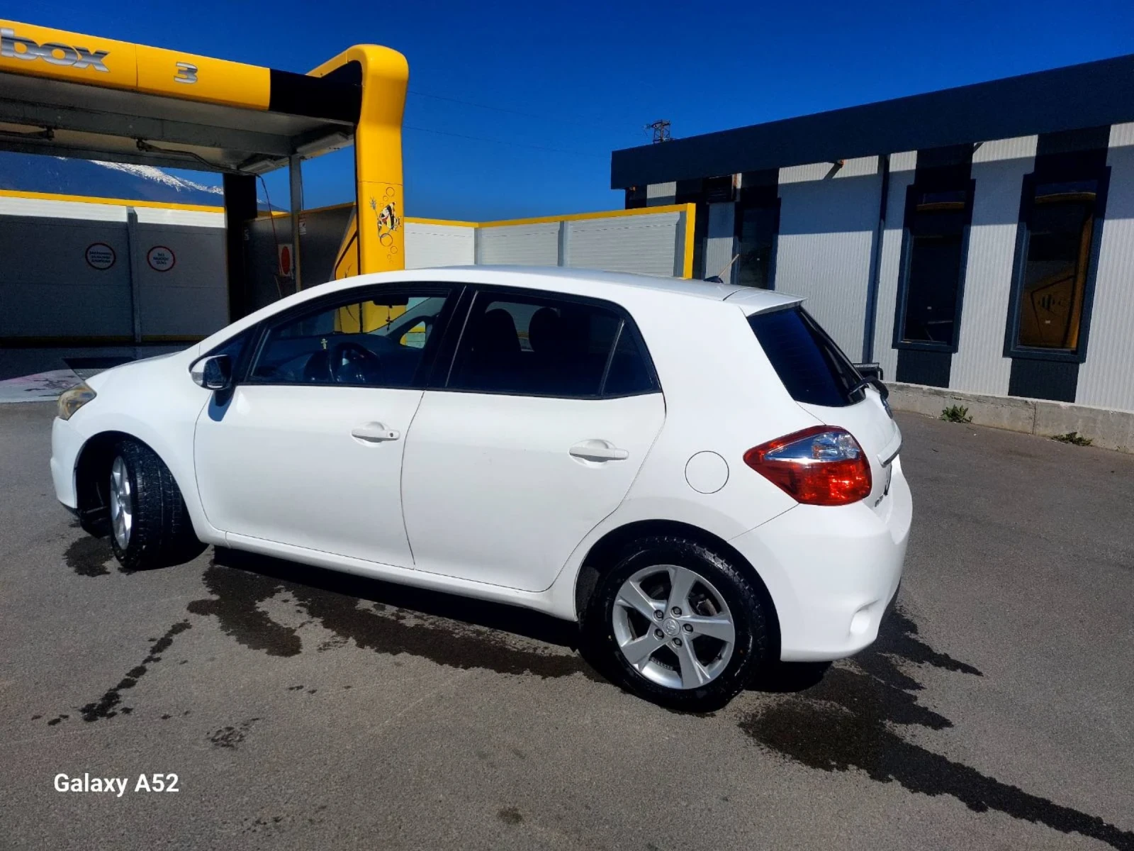 Toyota Auris 1.4 - изображение 3