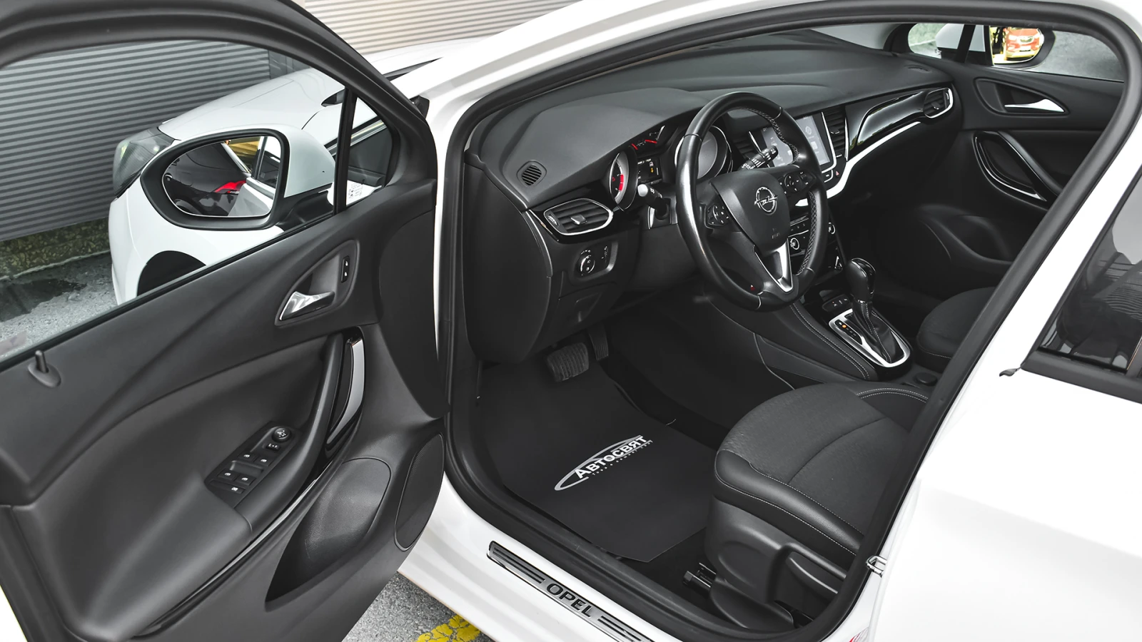 Opel Astra 1.6 CDTi Innovation Automatic - изображение 8