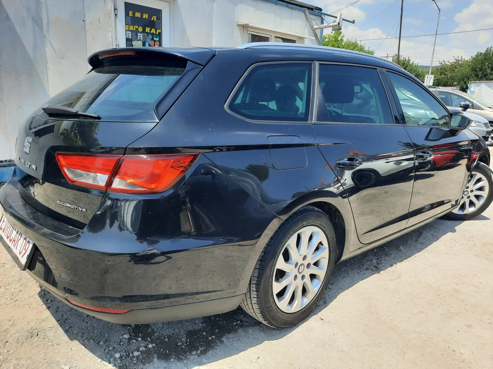 Seat Leon 2015та 105к.с КАТО НОВ - изображение 5