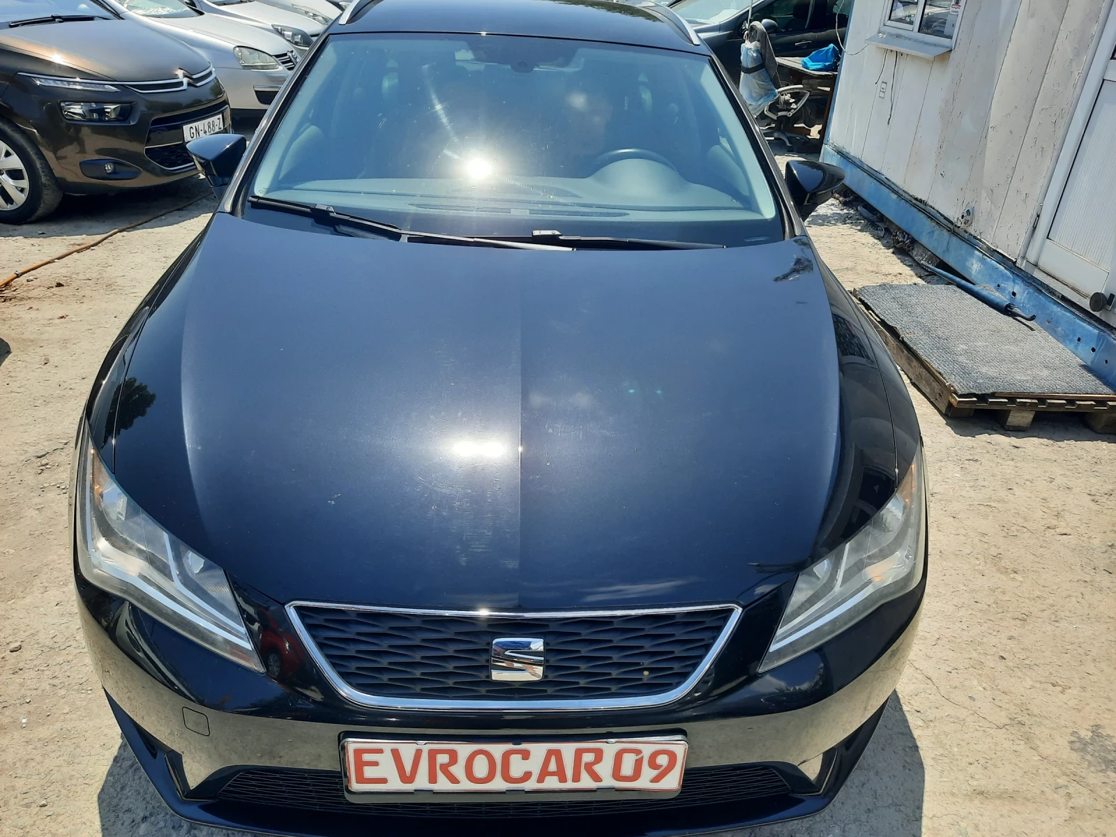 Seat Leon 2015та 105к.с КАТО НОВ - изображение 7