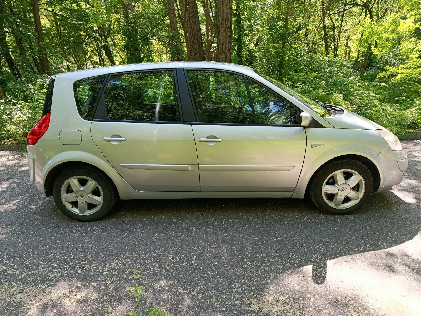 Renault Scenic ГАЗ 1.6 16V НАПЪЛНО ОБСЛУЖЕН ВСИЧКО ПЛАТЕНО  - изображение 6