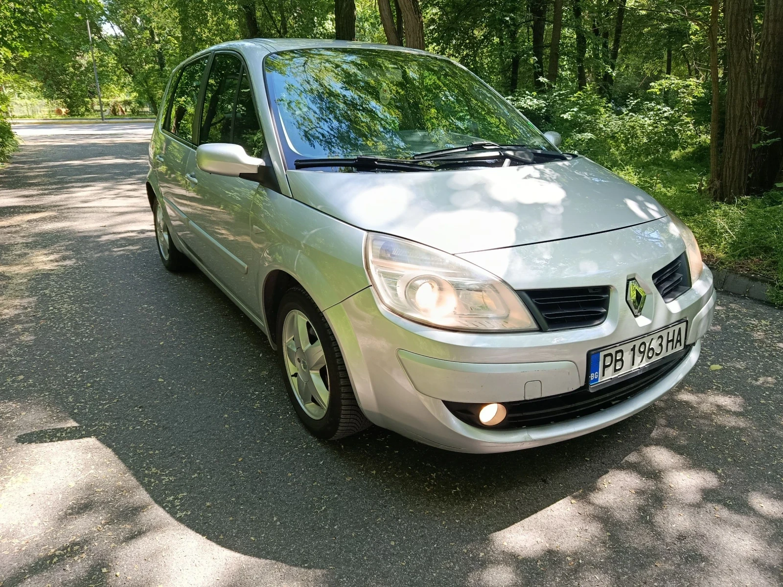 Renault Scenic ГАЗ 1.6 16V НАПЪЛНО ОБСЛУЖЕН ВСИЧКО ПЛАТЕНО  - изображение 7