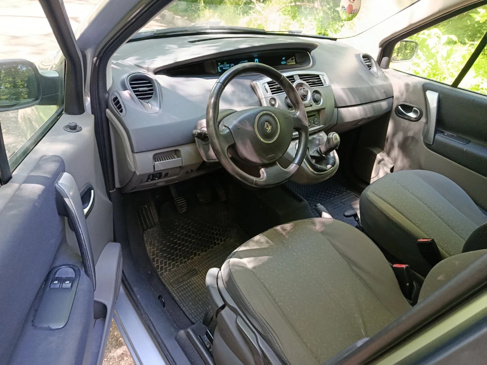 Renault Scenic ГАЗ 1.6 16V НАПЪЛНО ОБСЛУЖЕН ВСИЧКО ПЛАТЕНО  - изображение 9