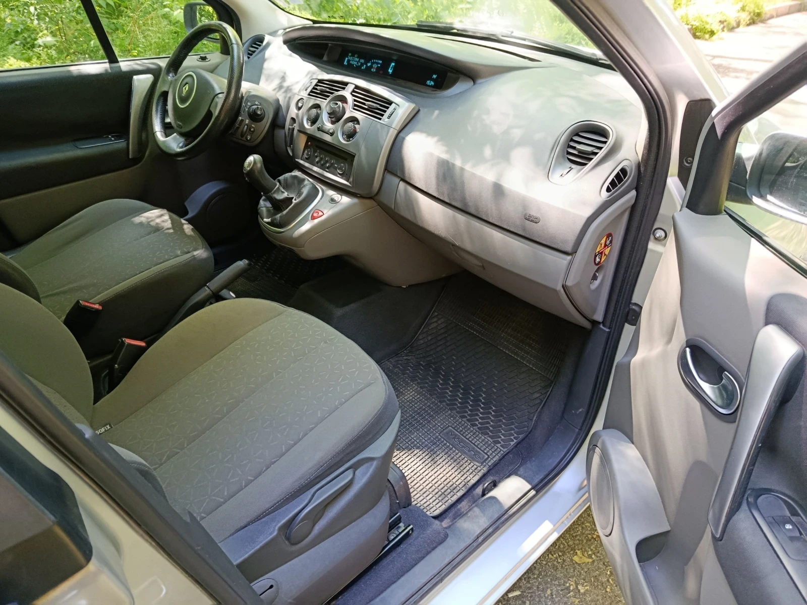 Renault Scenic ГАЗ 1.6 16V НАПЪЛНО ОБСЛУЖЕН ВСИЧКО ПЛАТЕНО  - изображение 10