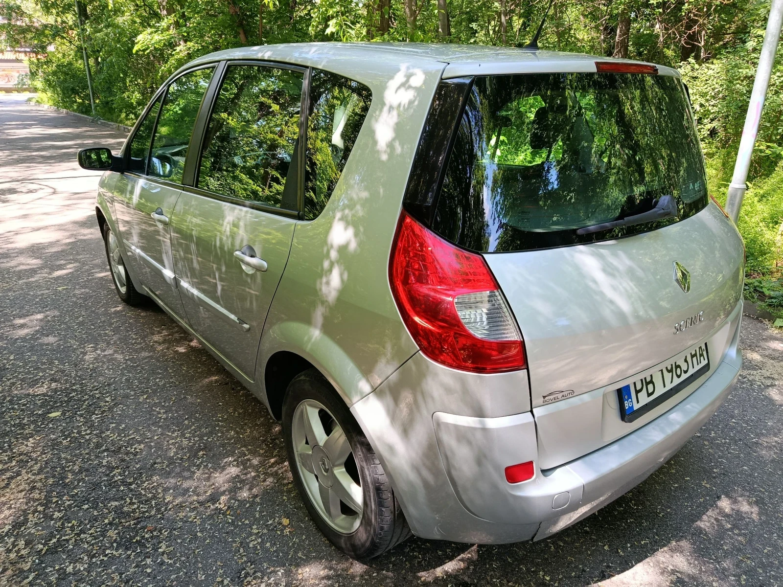 Renault Scenic ГАЗ 1.6 16V НАПЪЛНО ОБСЛУЖЕН ВСИЧКО ПЛАТЕНО  - изображение 3