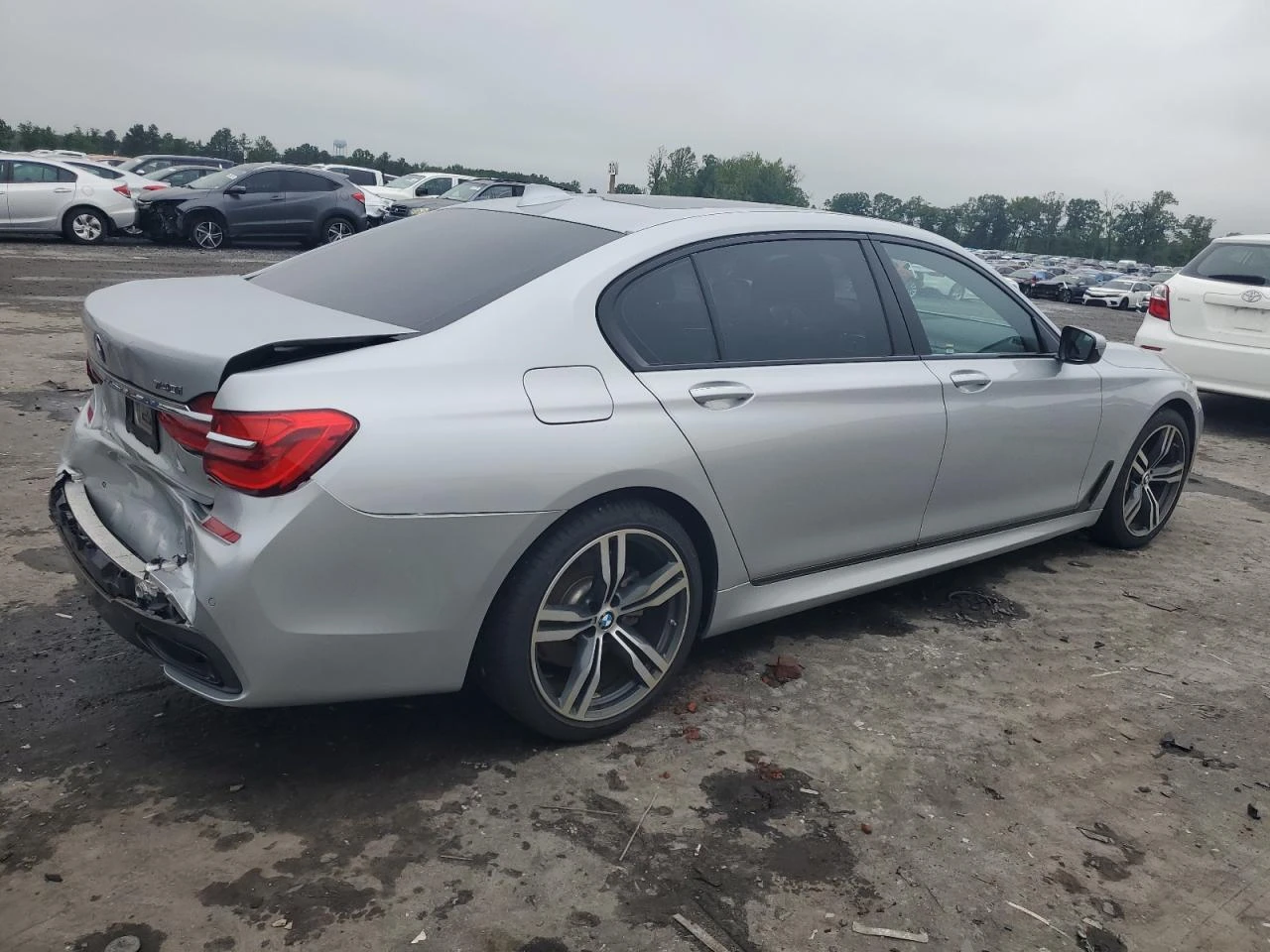 BMW 740 HEADUP/ПАНОРАМА/ВИДЕО НА МОТОРА - изображение 4