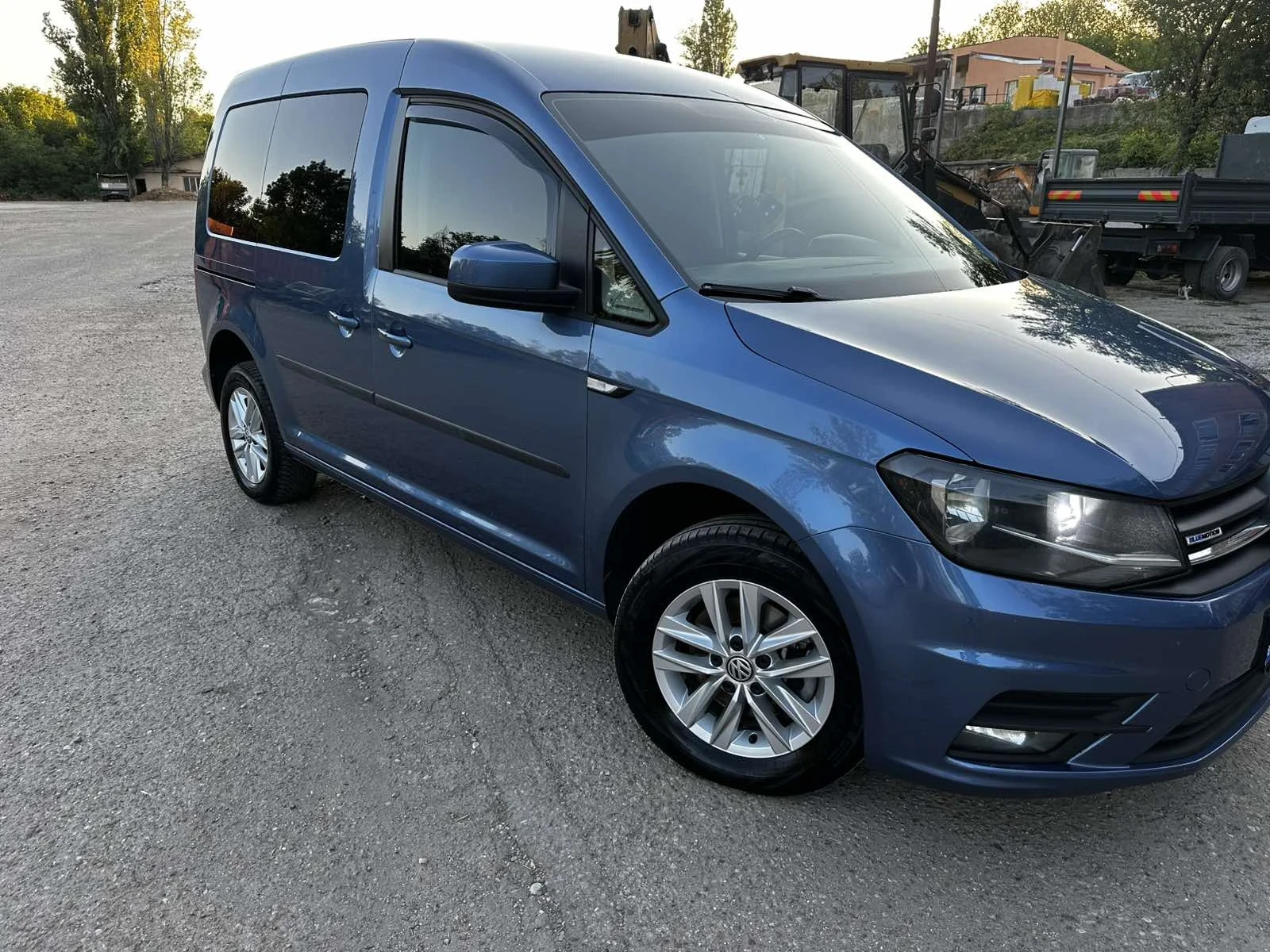 VW Caddy 1.4TGI ГАЗ - изображение 2