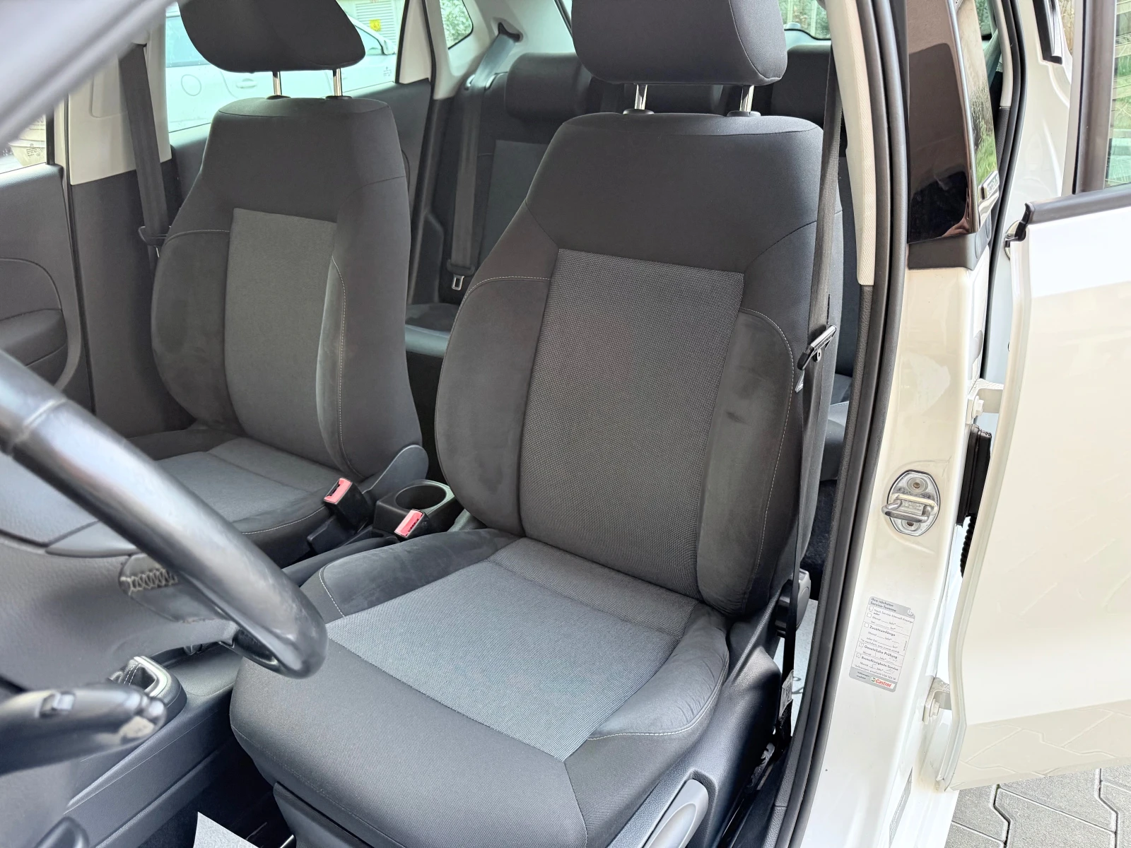 VW Polo КЛИМАТРОНИК#ПОДГРЕВ#NAVI#КОЖА2011#1.4 БЕНЗИН#68k.c - изображение 9