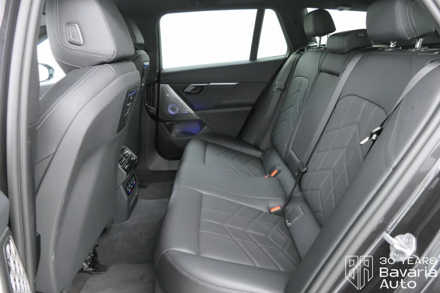 BMW i5 M60 xDrive Touring Automatic - изображение 8