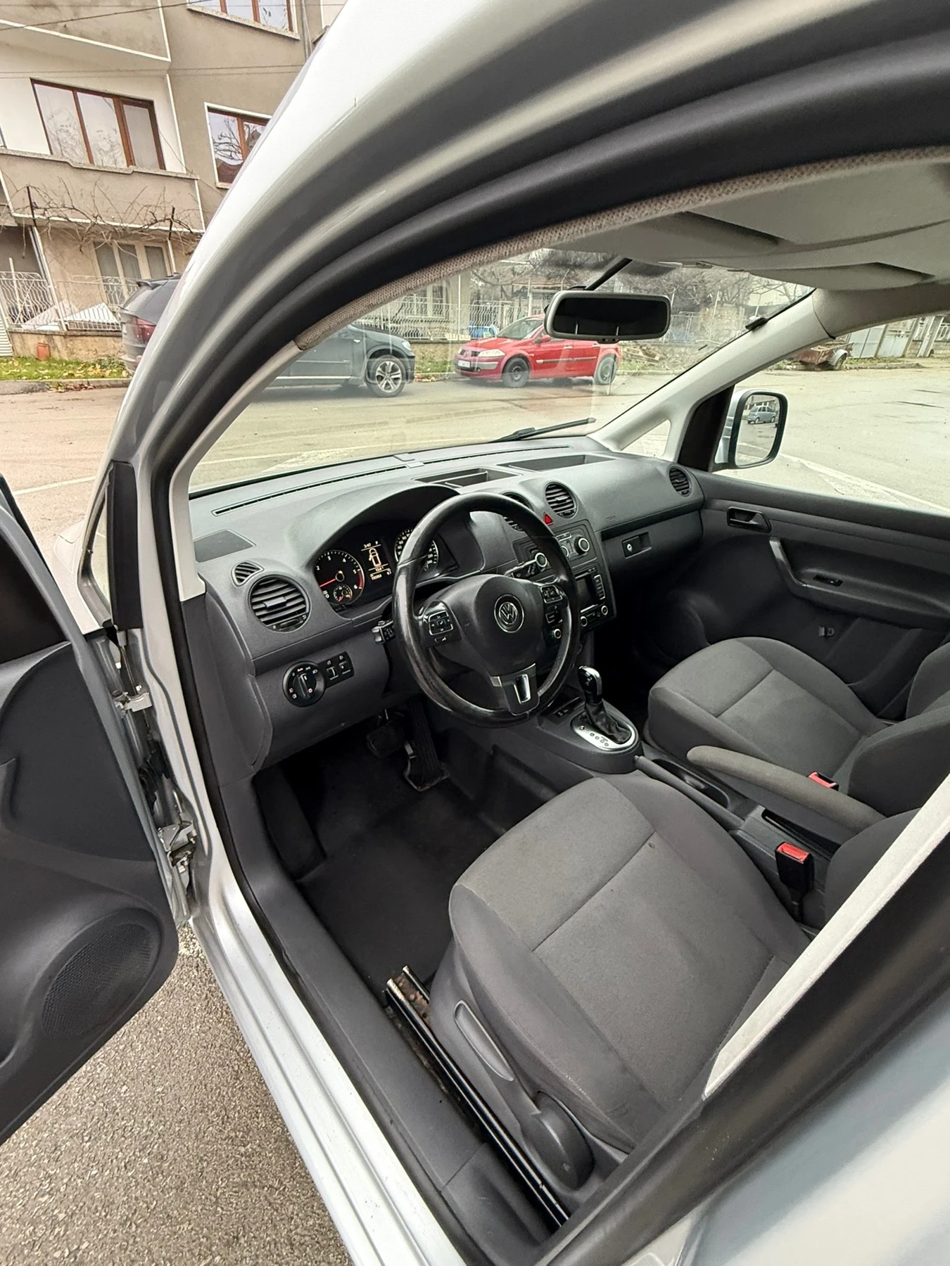 VW Caddy 1.6 TDI Maxi DSG | Mobile.bg � ����������� 14