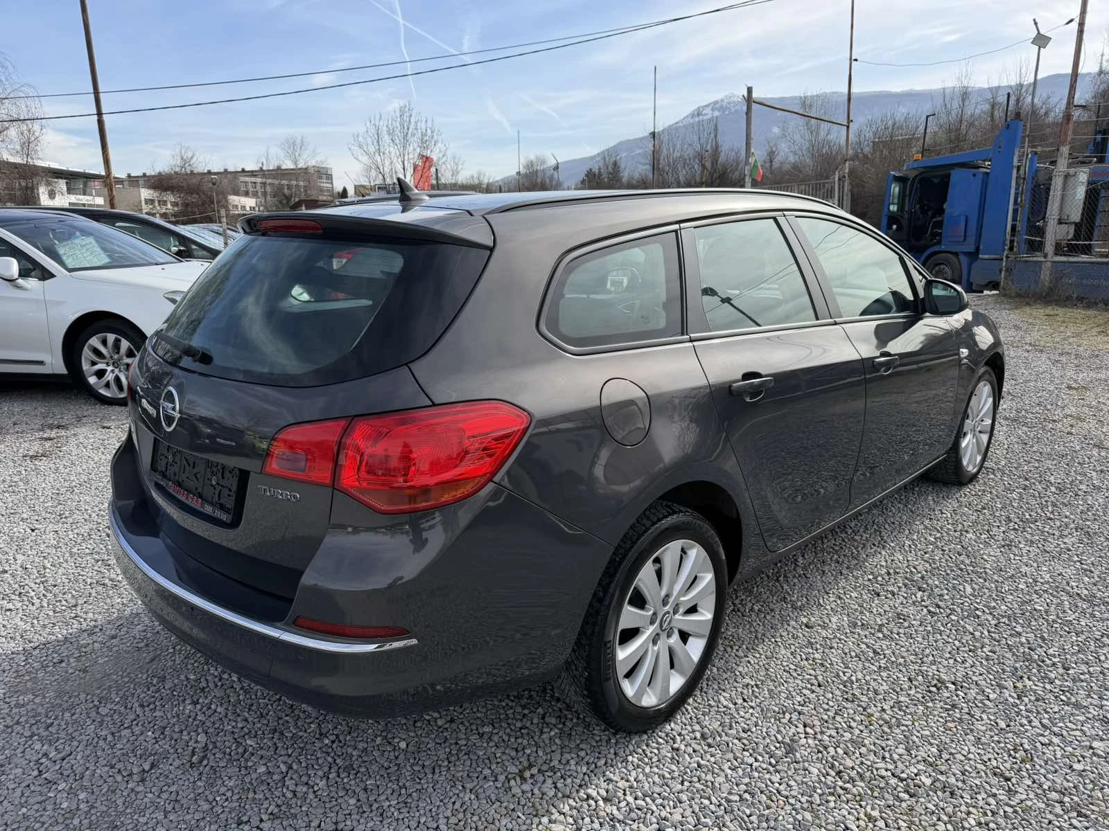 Opel Astra 1.6t/170k.c автоматик - изображение 10