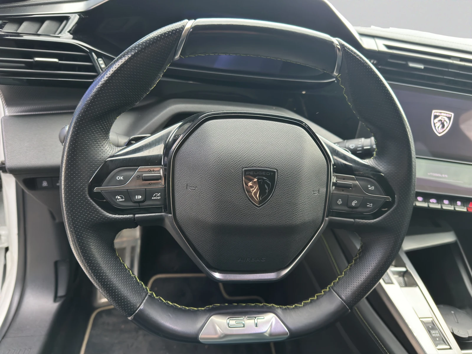 Peugeot 308 GT PACK 1, 6 Plug-in HYBRID 2WD 225 e-EAT8 EURO 6, снимка 13 - Автомобили и джипове - 54041007