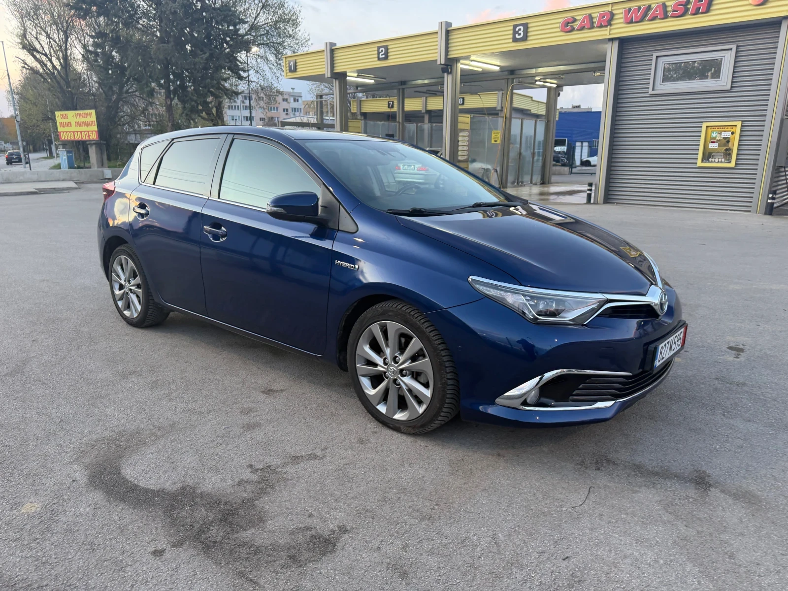 Toyota Auris  1.8 Hybrid Lounge, снимка 3 - Автомобили и джипове - 54151438