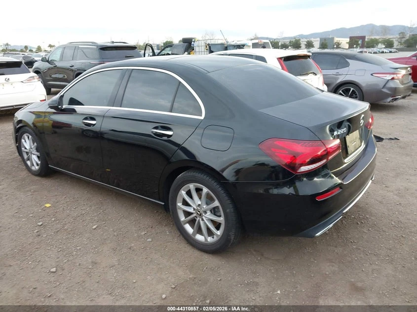 Mercedes-Benz A 220 2.0L I-4 DI, DOHC, VVT, TURBO, 188HP Front Wheel | Mobile.bg � ����������� 3