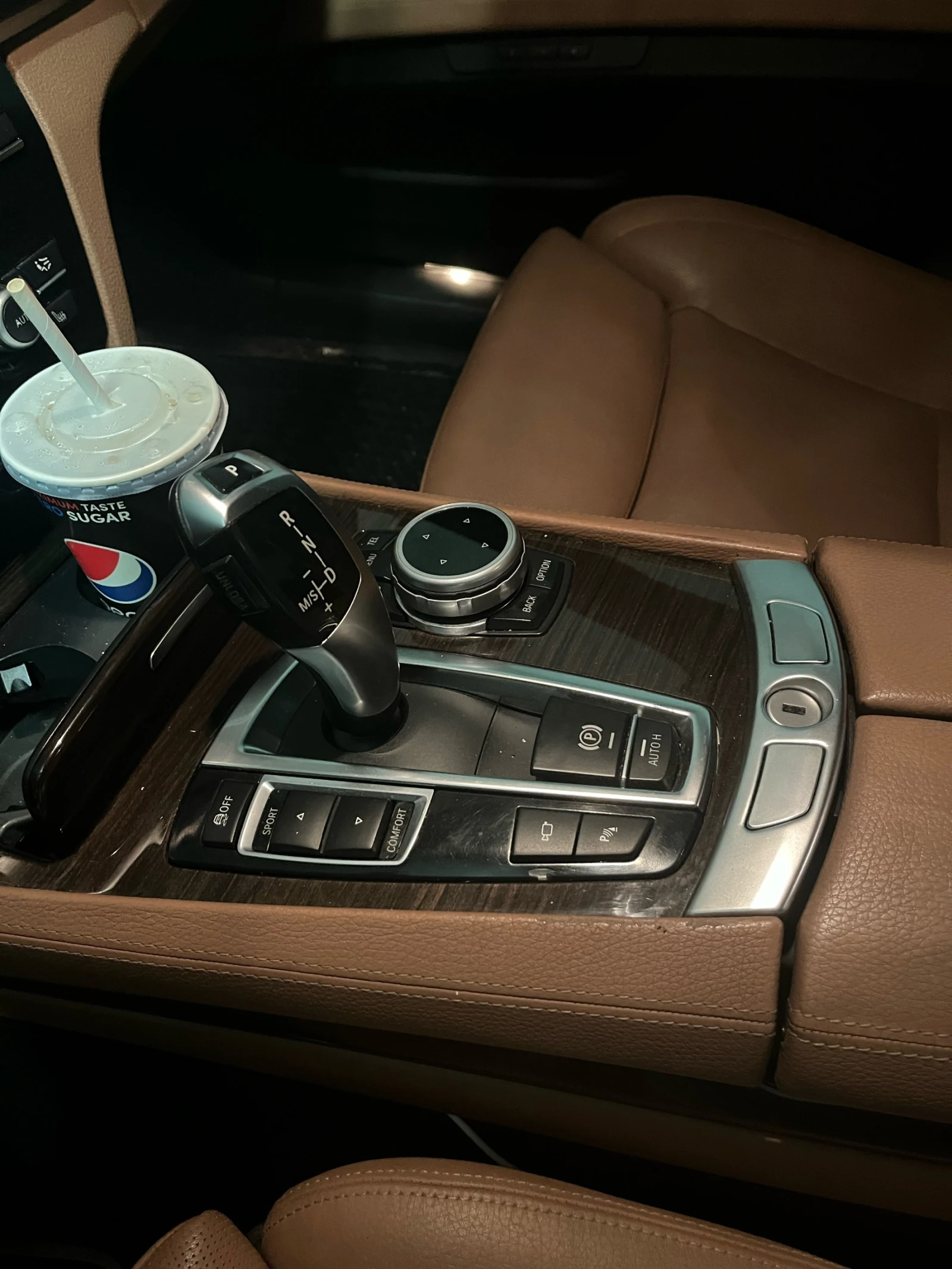 BMW 730 Soft Close, Вентилация на седалките, снимка 6 - Автомобили и джипове - 54413556